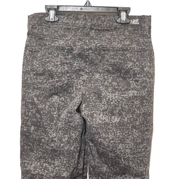 Levi's Dark Camo Perfectly Slimming 512 Straight Leg - Picture 5 of 10